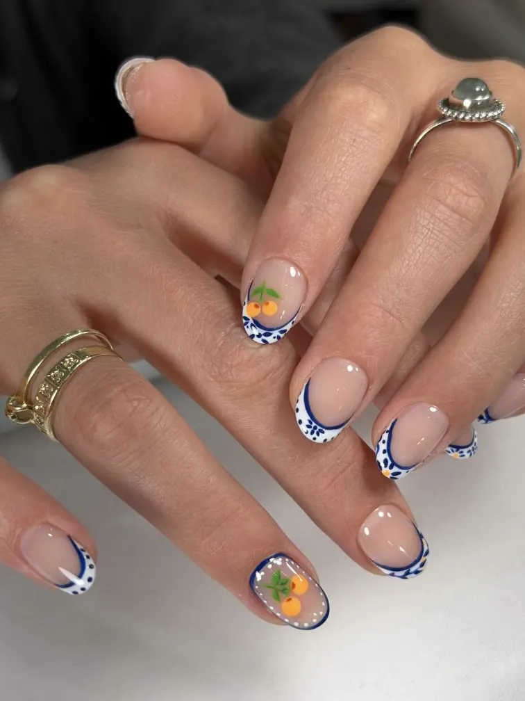 Custom nail set in NYC by Iva at M.STUDIO