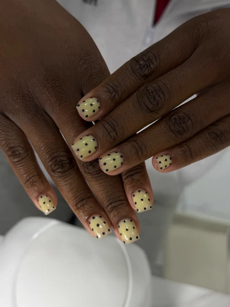 Modern nail design detail in NYC by Lara at M.STUDIO