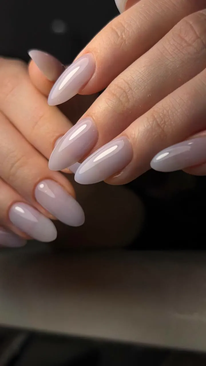 Clean nude manicure in NYC by Nataly at M.STUDIO